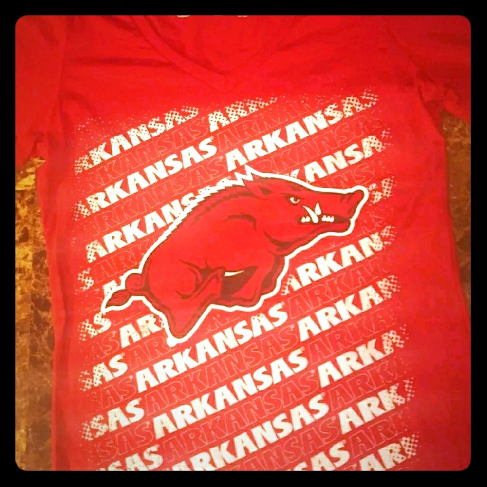 Womens Arkansas Razorbacks fitted shirt Medium